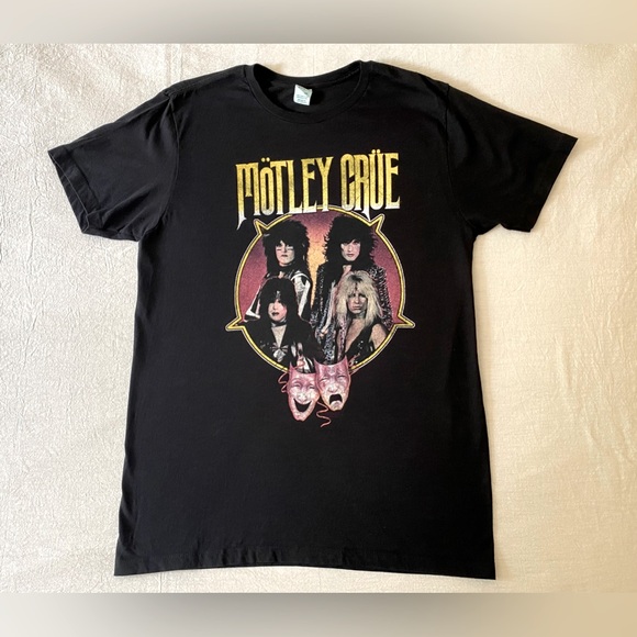 Other - Motley Crew Band Tee Size Large